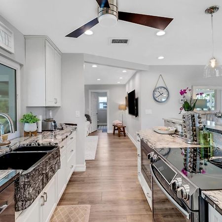 Inviting Lakeview Home L Pool L Close To Beaches Marco Island Eksteriør bilde