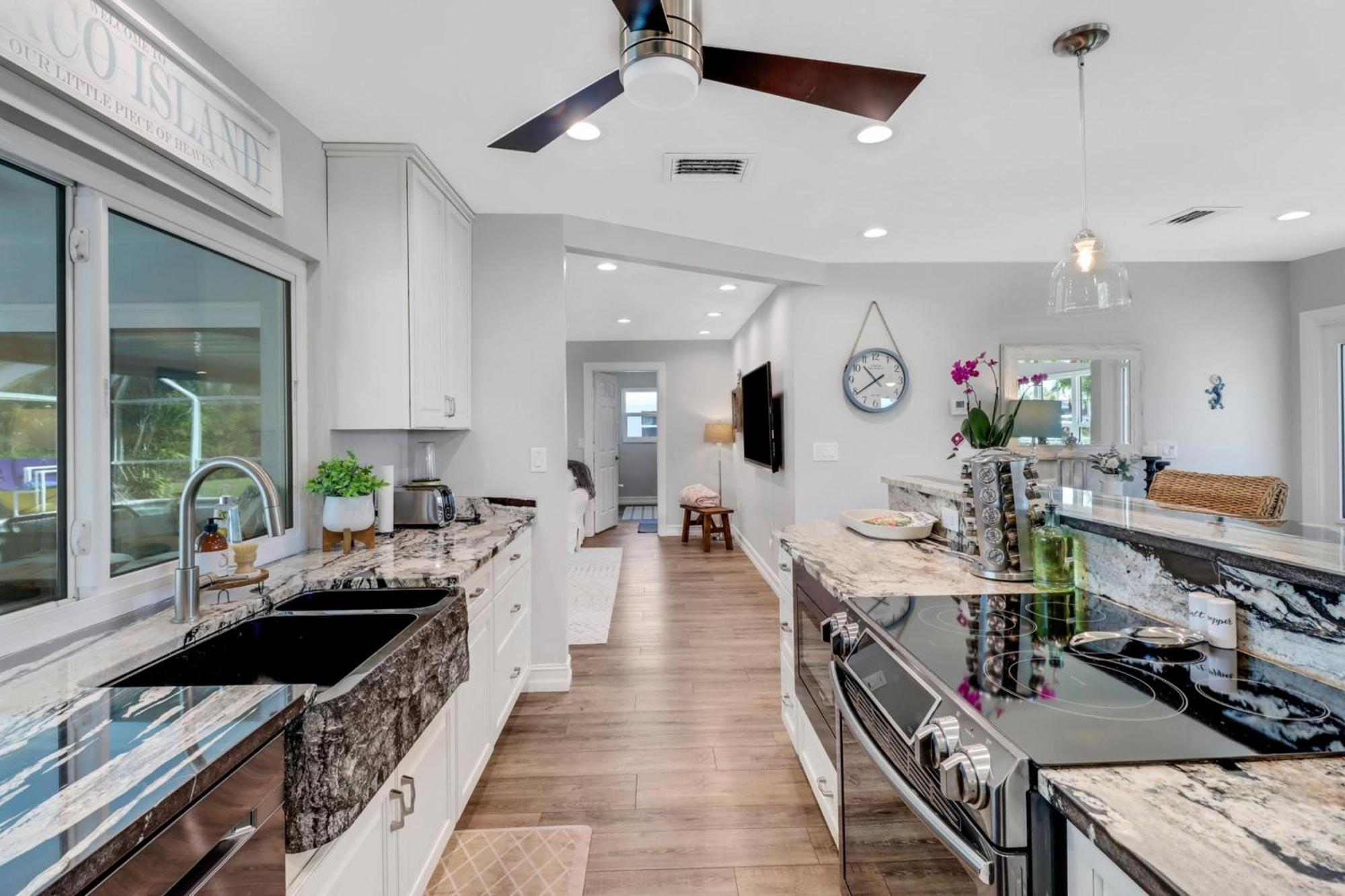 Inviting Lakeview Home L Pool L Close To Beaches Marco Island Eksteriør bilde