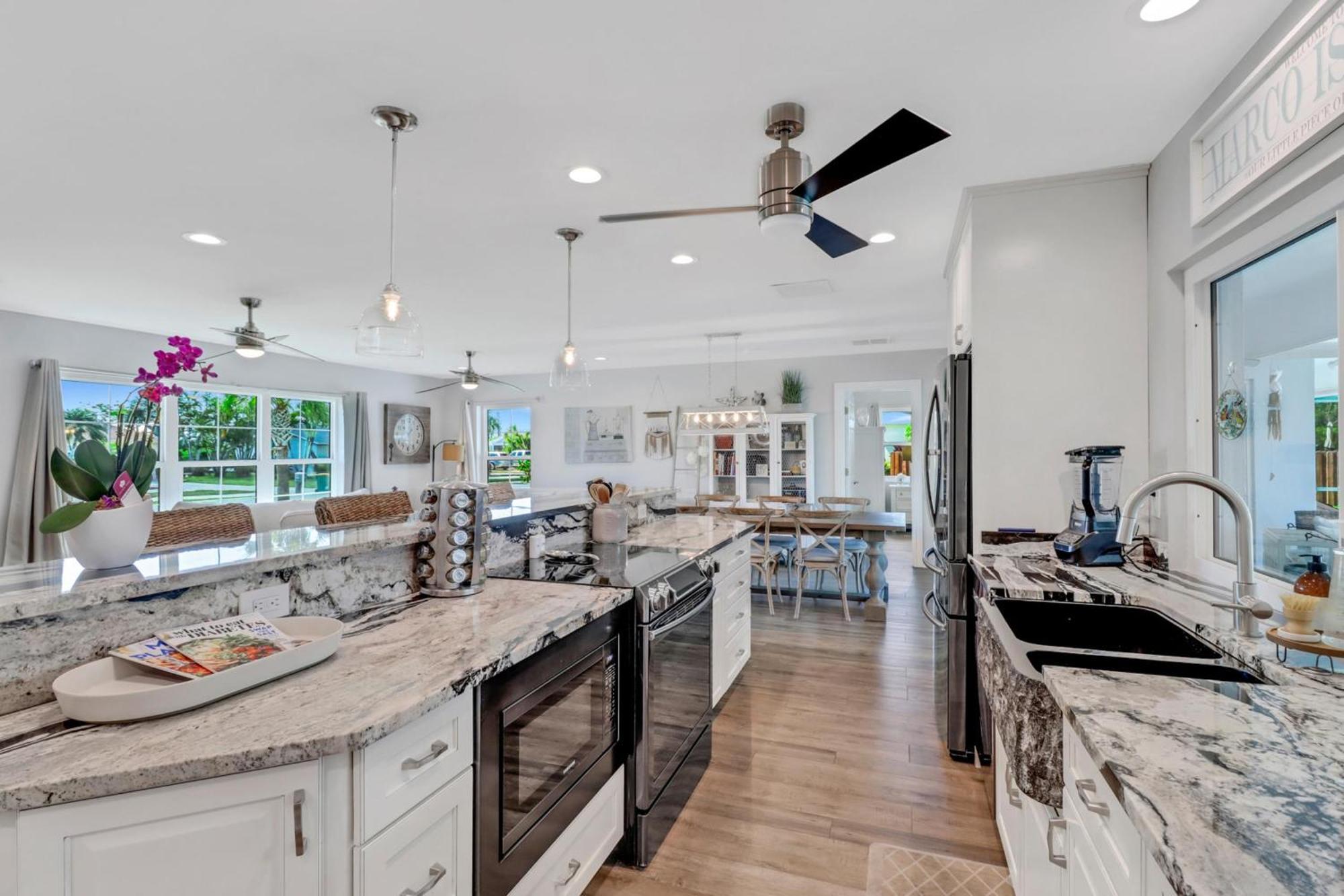 Inviting Lakeview Home L Pool L Close To Beaches Marco Island Eksteriør bilde