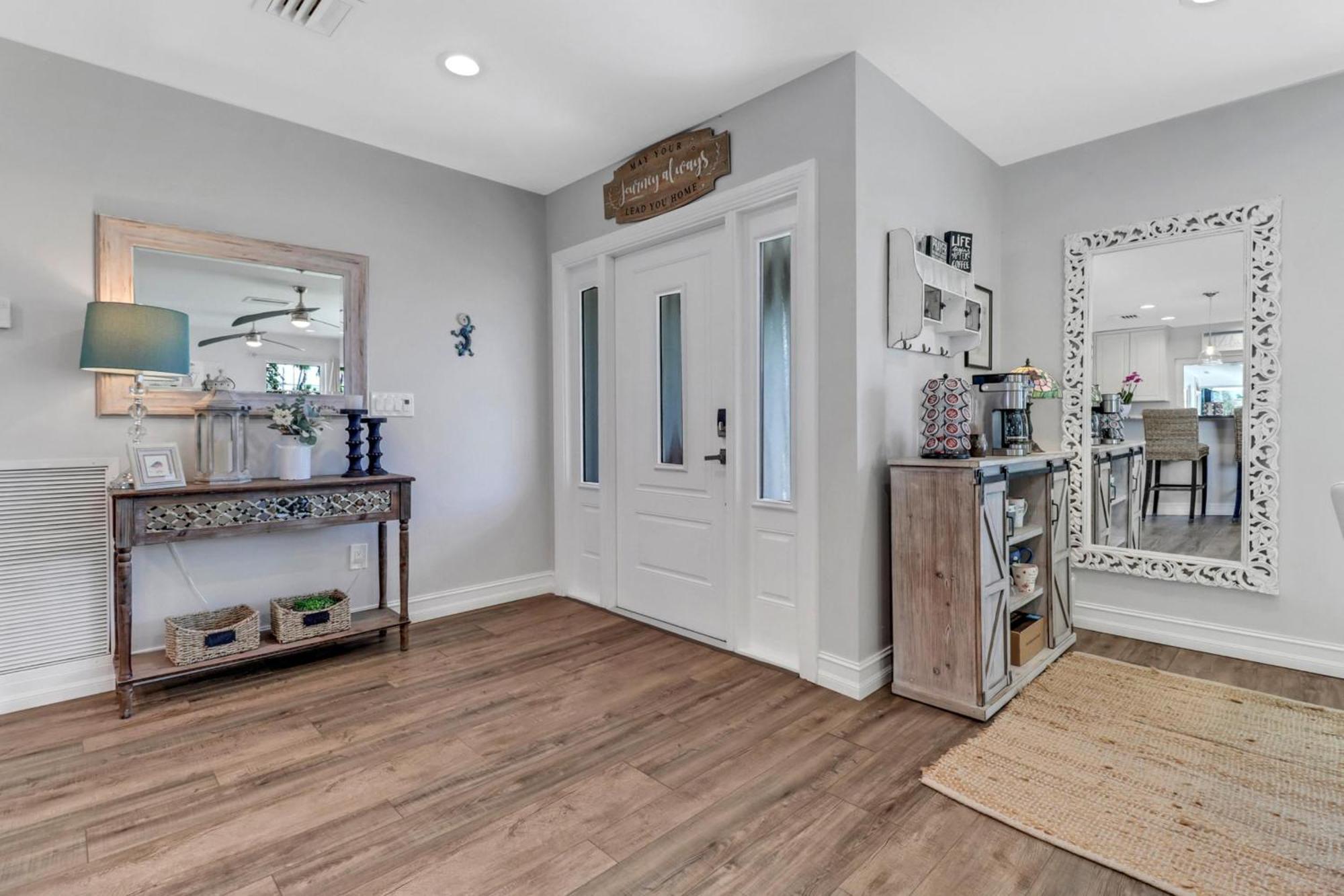 Inviting Lakeview Home L Pool L Close To Beaches Marco Island Eksteriør bilde